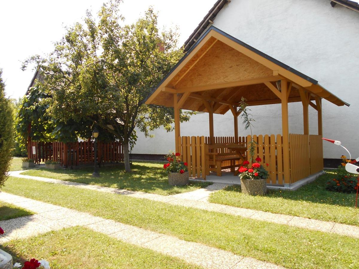 Arpad Panzio Bed & Breakfast Gyor Ngoại thất bức ảnh