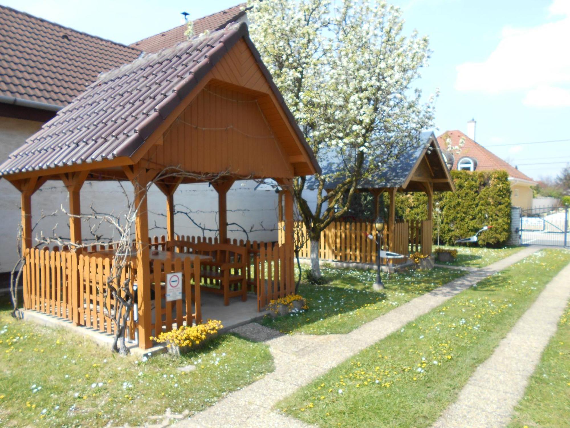Arpad Panzio Bed & Breakfast Gyor Ngoại thất bức ảnh